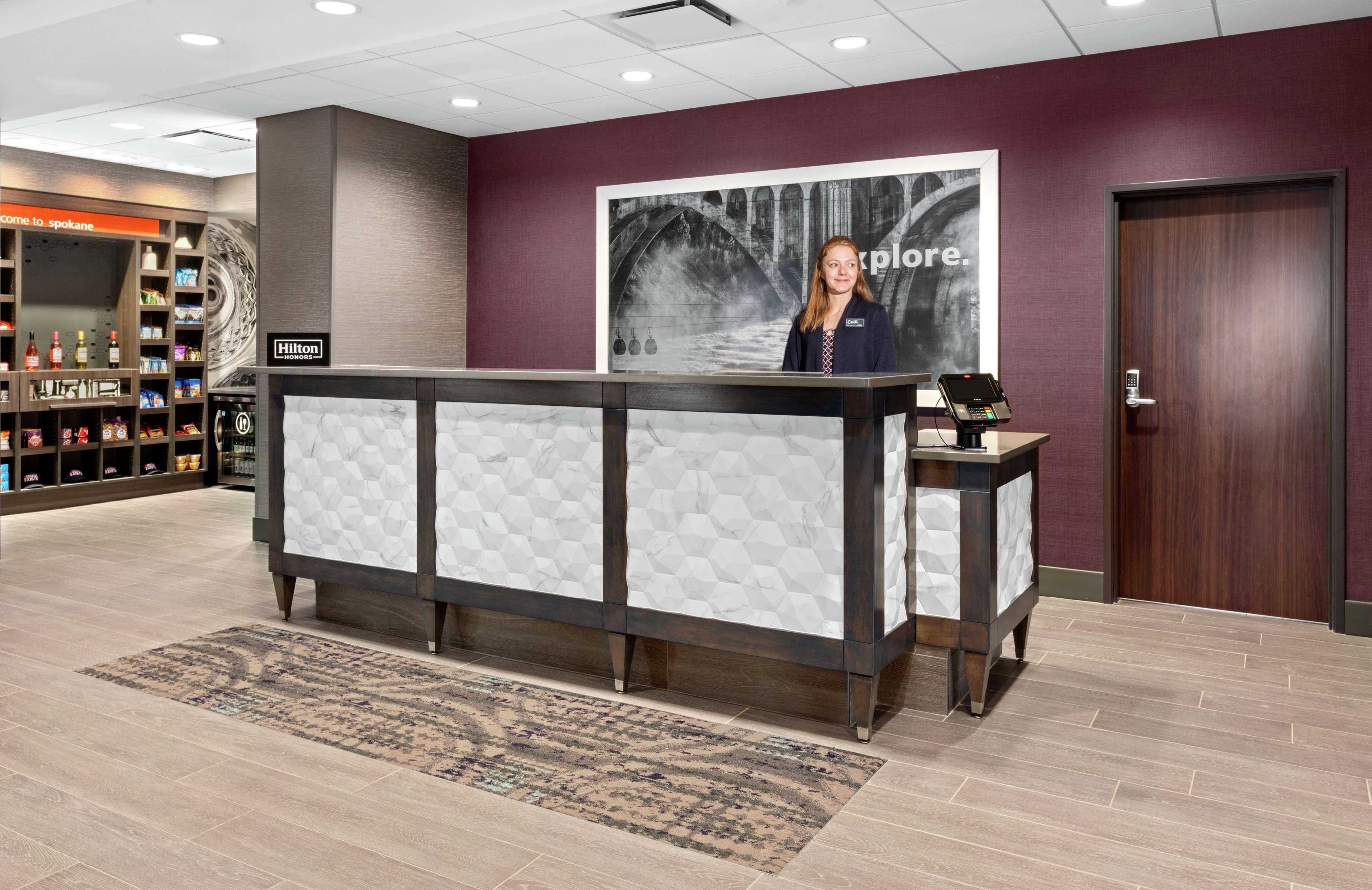 Hampton Inn & Suites Spokane Downtown-South Екстериор снимка