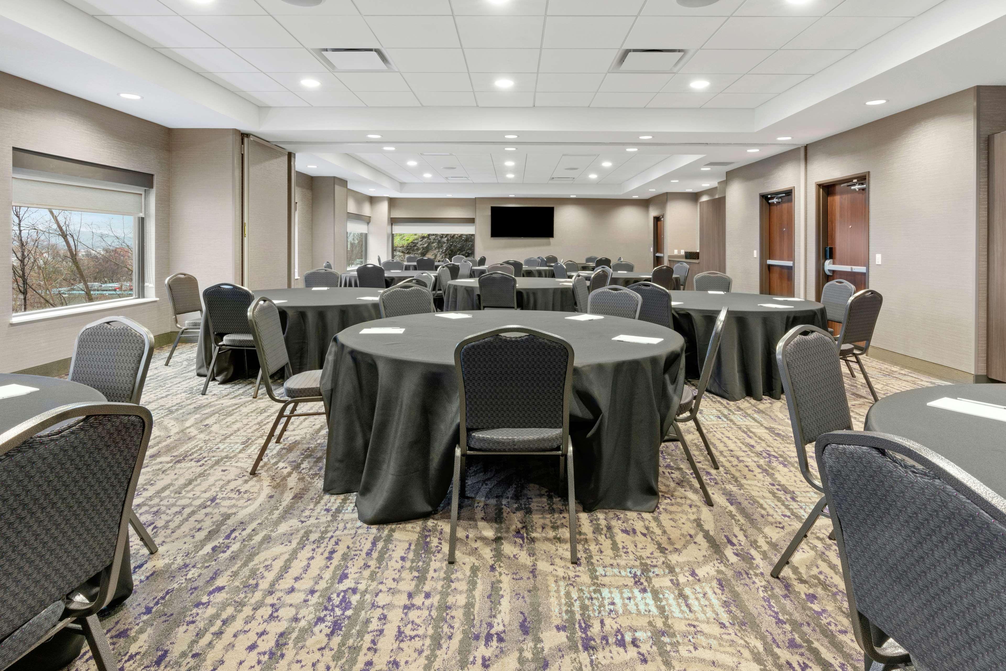 Hampton Inn & Suites Spokane Downtown-South Екстериор снимка
