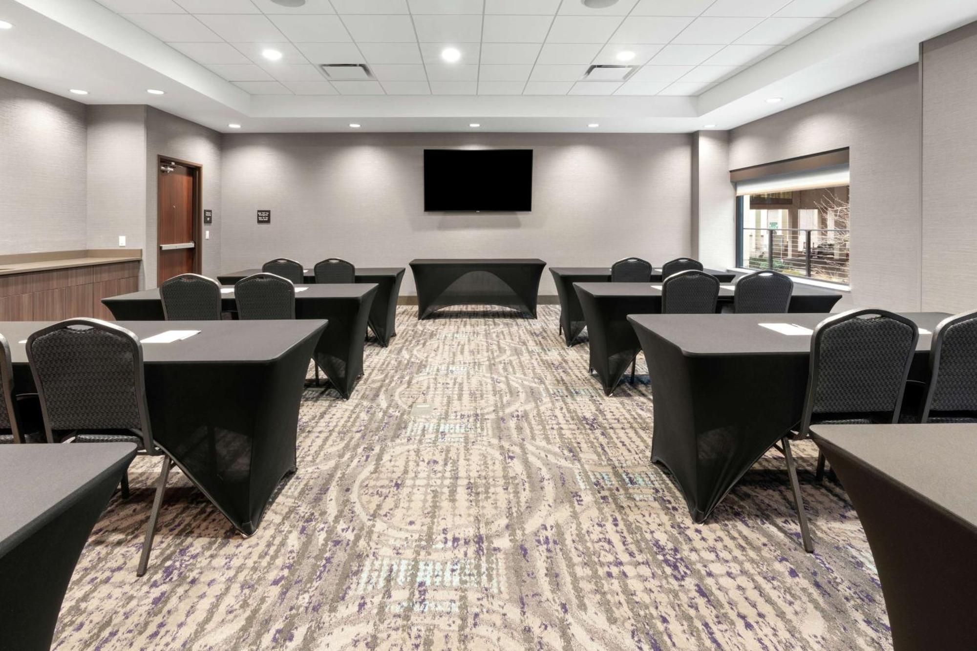 Hampton Inn & Suites Spokane Downtown-South Екстериор снимка